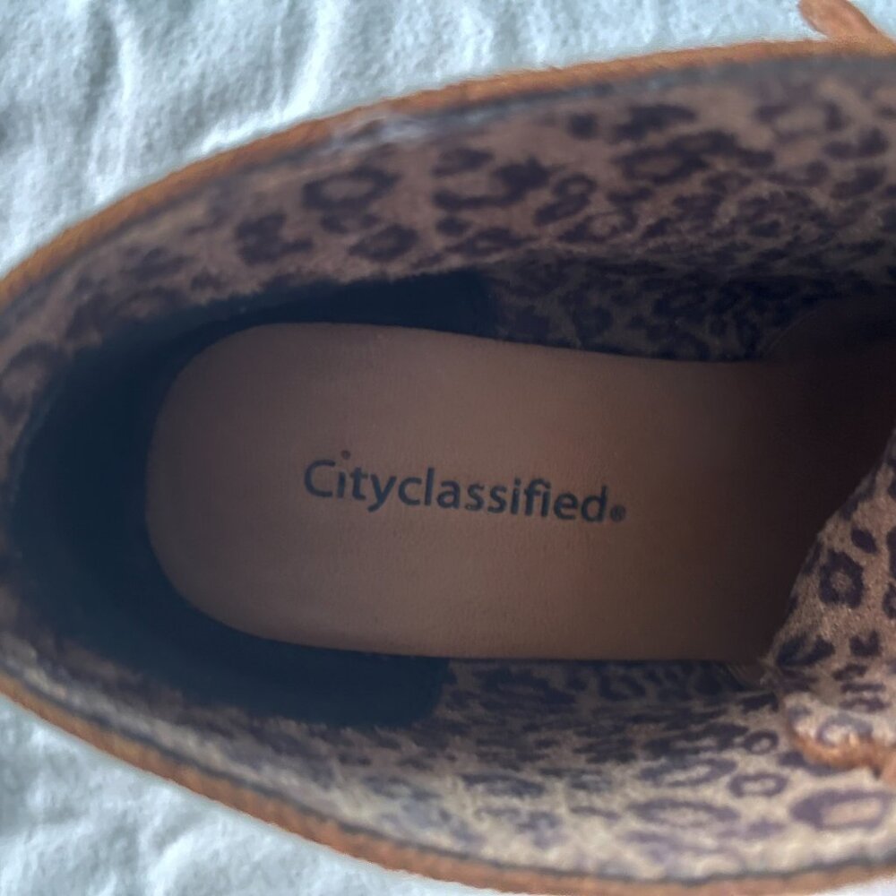CityClassified Wedge Heel Suede-Like Ankle Boots Size 8 - Picture 7 of 7